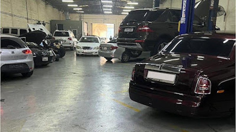 Mohammad Bakhsh Farid Garage - Repairs & Maintenance in Dubai